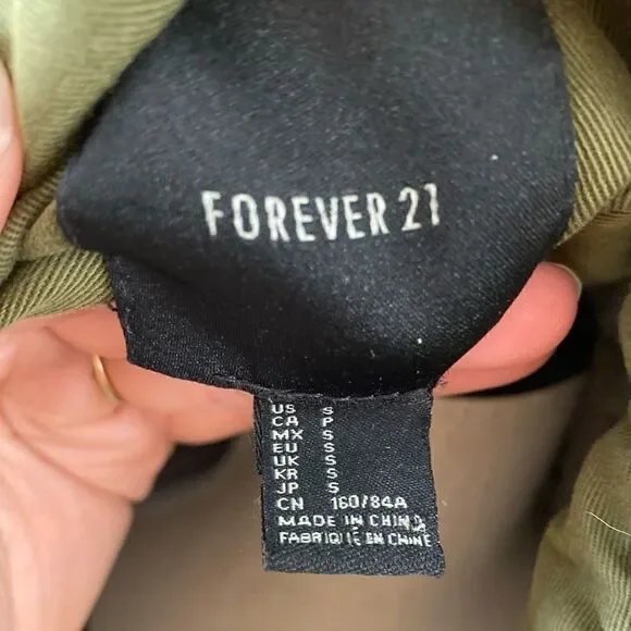 Forever 21 Army green jacket patch work sleeves - Picture 5 of 5